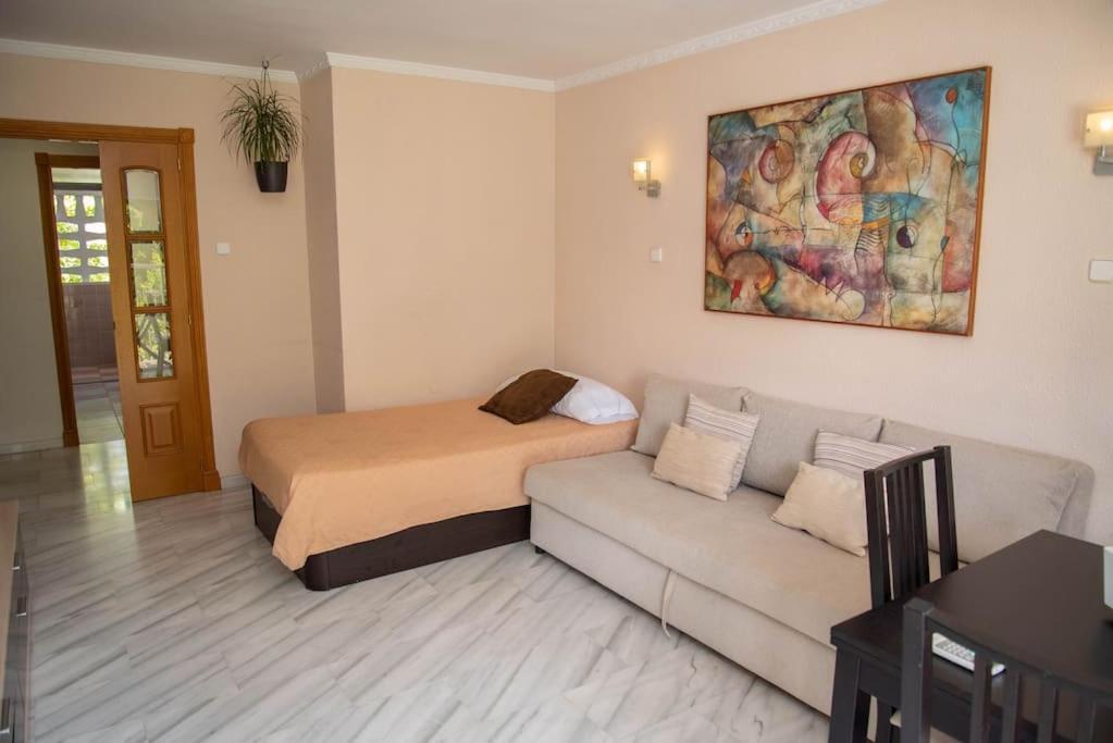 Piso con Jardín Apartamento Málaga Exterior foto