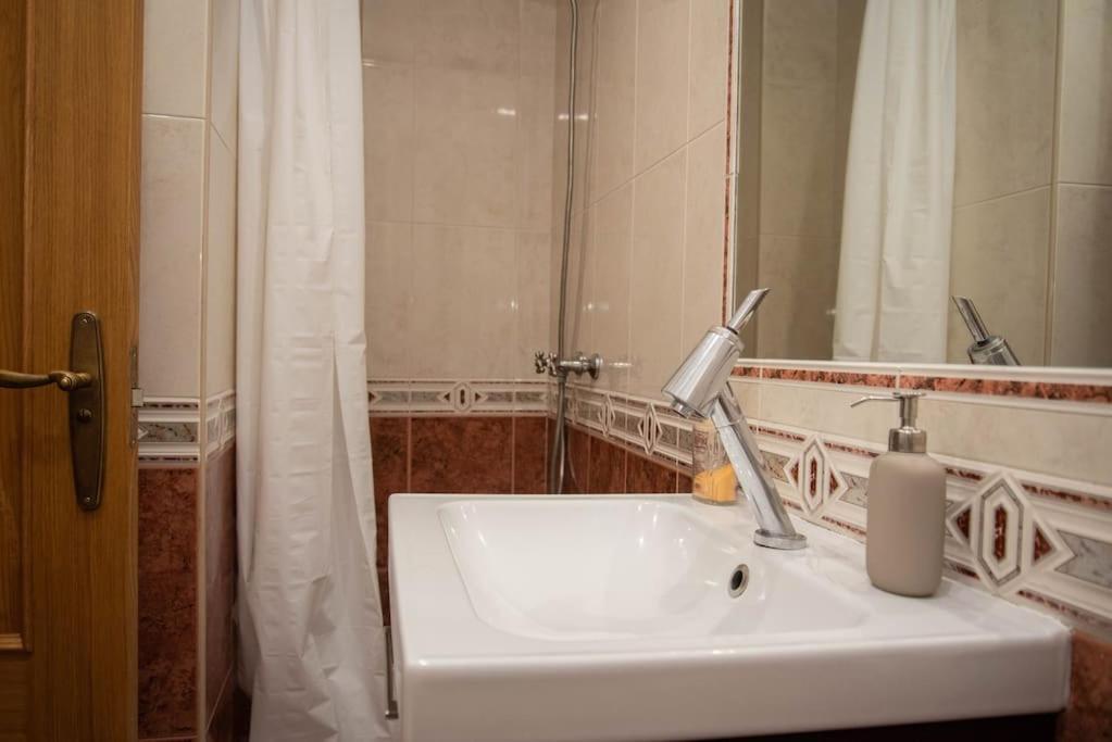 Piso con Jardín Apartamento Málaga Exterior foto